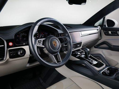 2023 Porsche Cayenne Platinum Edition