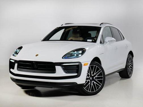 2025 Porsche Macan Turbo