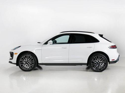 2025 Porsche Macan Turbo