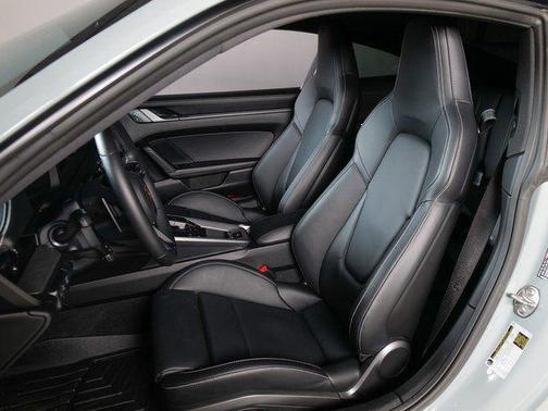 2025 Porsche 911 Carrera