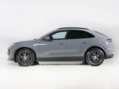 2025 Porsche Macan 4