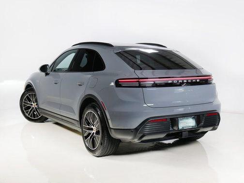 2025 Porsche Macan 4