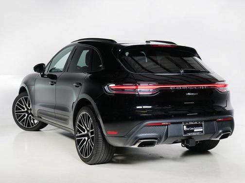 2025 Porsche Macan Turbo