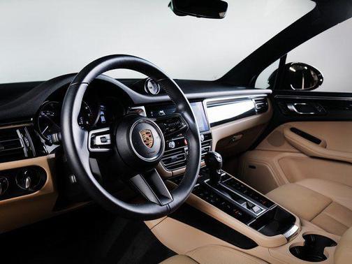 2025 Porsche Macan Turbo