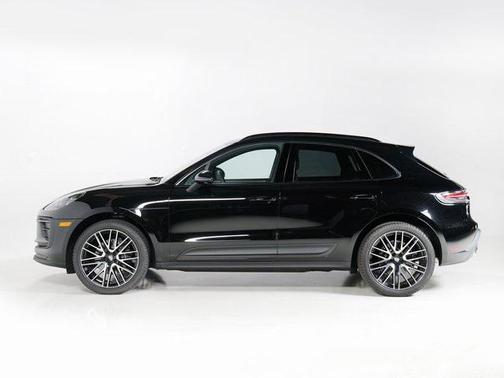 2025 Porsche Macan Turbo