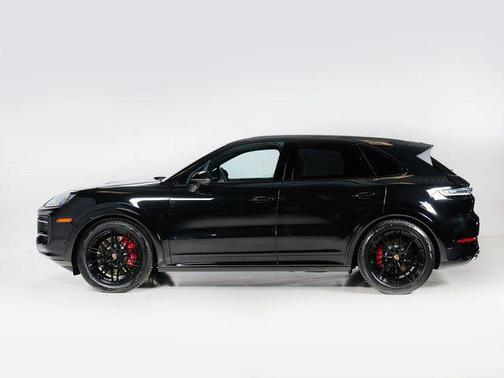 Chromite Black Metallic 2026 Porsche Cayenne GTS