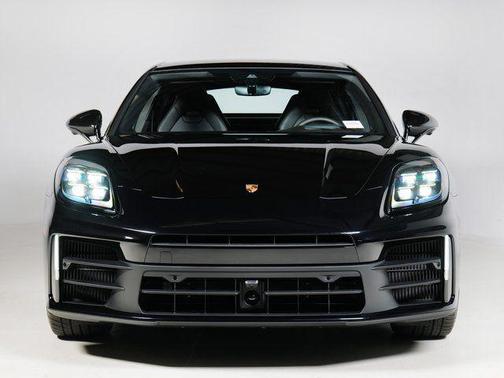 2025 Porsche Panamera 4