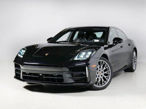 2025 Porsche Panamera 4