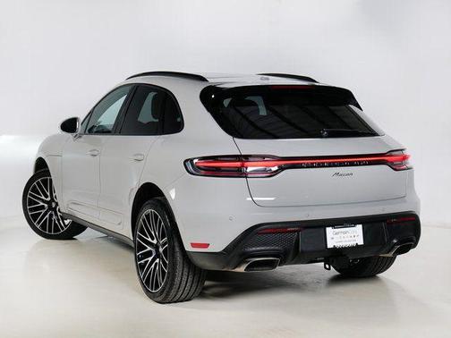 2025 Porsche Macan Turbo