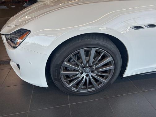Bianco 2020 Maserati Ghibli S Q4