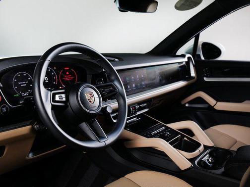 Carrara White Metallic 2026 Porsche Cayenne Cayenne