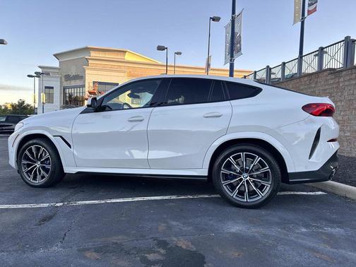 2023 BMW X6 M50i
