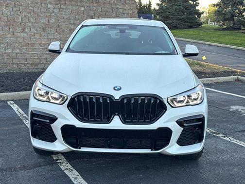 2023 BMW X6 M50i