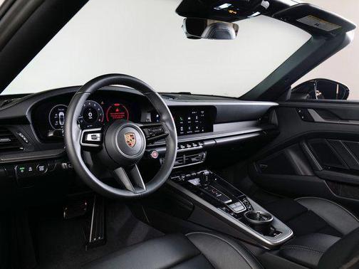 2025 Porsche 911 Carrera