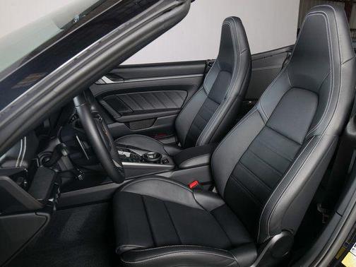 2025 Porsche 911 Carrera