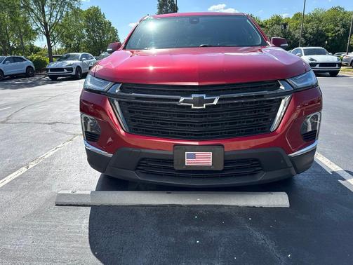 Radiant Red Tintcoat 2023 Chevrolet Traverse LT Cloth