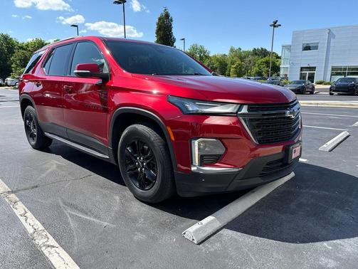 Radiant Red Tintcoat 2023 Chevrolet Traverse LT Cloth