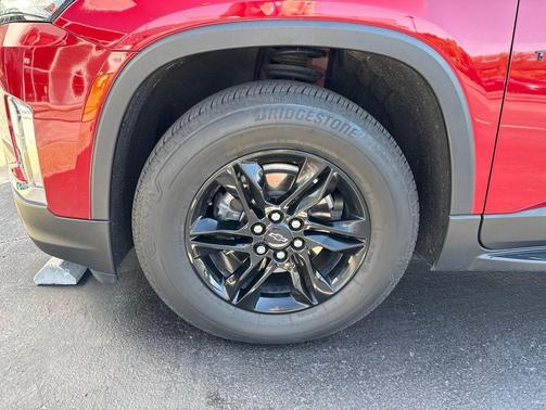 Radiant Red Tintcoat 2023 Chevrolet Traverse LT Cloth