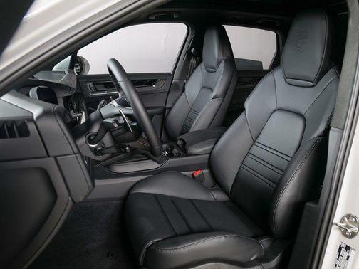 2026 Porsche Cayenne GTS