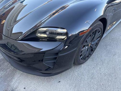2022 Porsche Taycan GTS