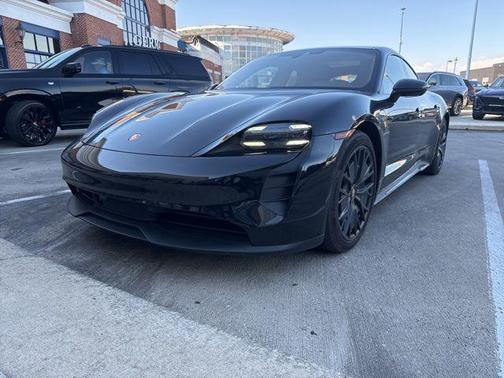 2022 Porsche Taycan GTS