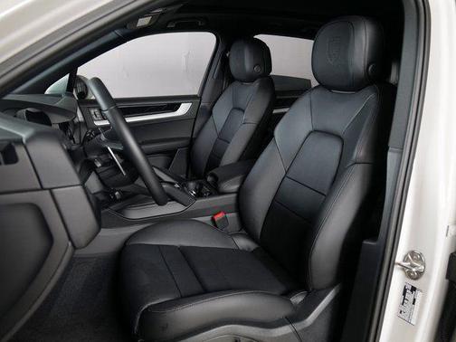 Chalk 2026 Porsche Cayenne Cayenne