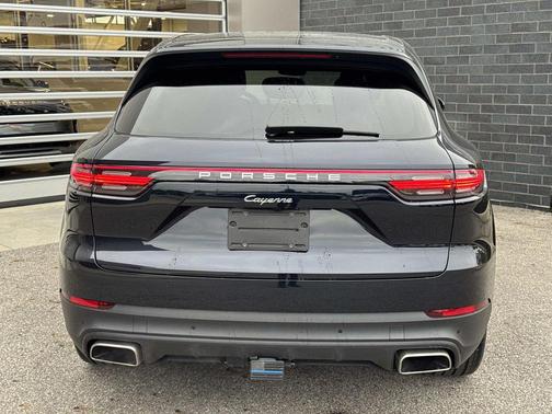 2023 Porsche Cayenne Platinum Edition