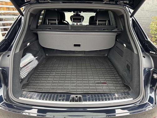 2023 Porsche Cayenne Platinum Edition