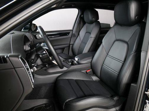 2023 Porsche Cayenne Platinum Edition