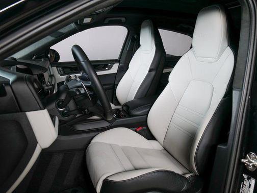 2025 Porsche Cayenne Turbo