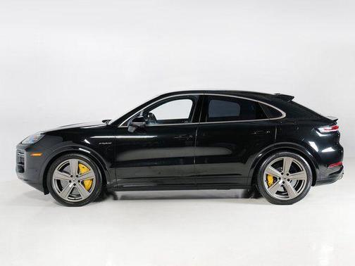 2025 Porsche Cayenne Turbo