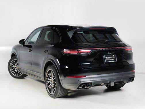 2023 Porsche Cayenne Platinum Edition