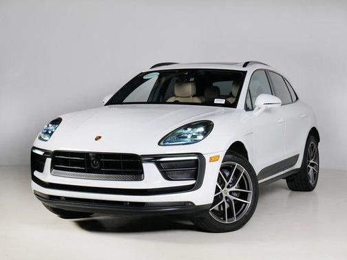 2025 Porsche Macan Turbo