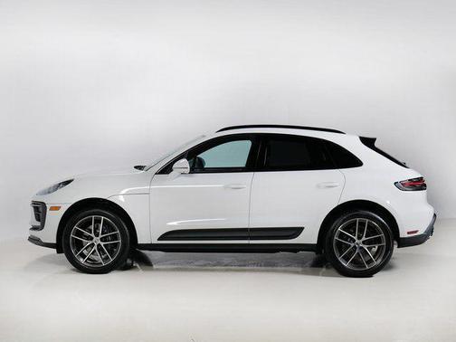 2025 Porsche Macan Turbo