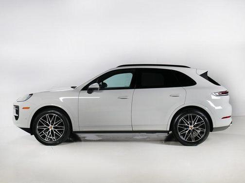 Chalk 2026 Porsche Cayenne Cayenne