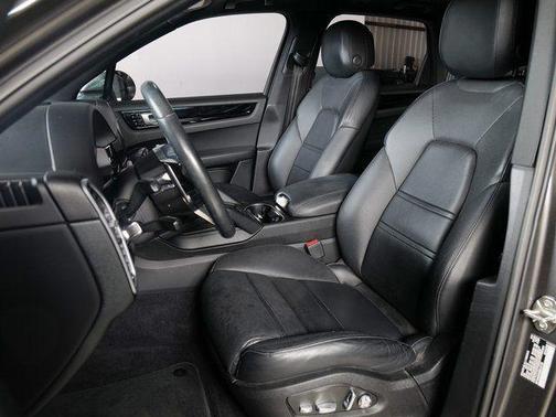 2019 Porsche Cayenne Base
