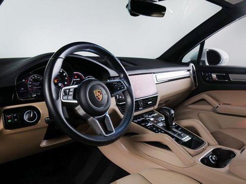 2023 Porsche Cayenne Platinum Edition
