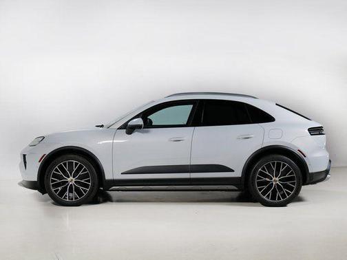 2025 Porsche Macan 4