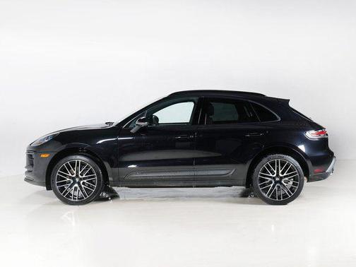 2025 Porsche Macan Turbo