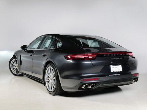 2017 Porsche Panamera 4S