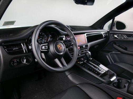 2025 Porsche Macan S
