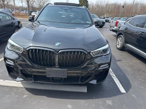 Black Sapphire Metallic 2020 BMW X5 M50i
