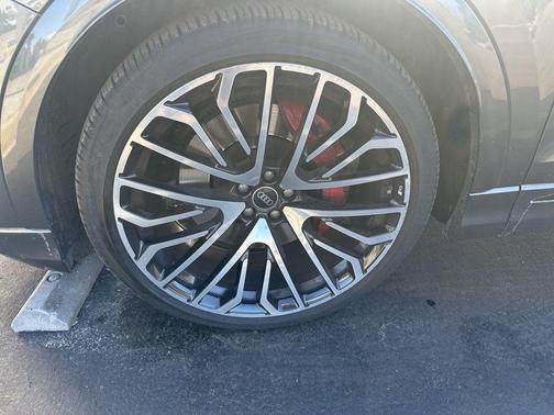 2024 Audi SQ8 4.0T Premium Plus