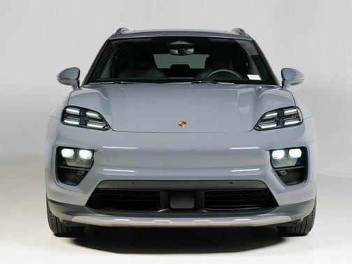 2025 Porsche Macan 4