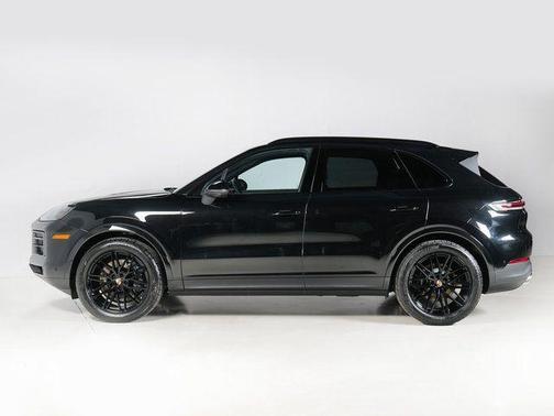 Chromite Black Metallic 2026 Porsche Cayenne Cayenne