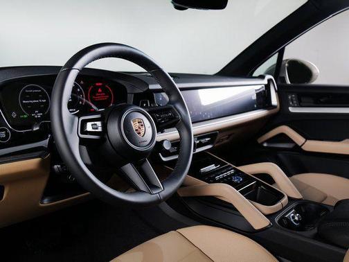 Cashmere / Beige 2026 Porsche Cayenne Cayenne