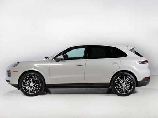 Cashmere / Beige 2026 Porsche Cayenne Cayenne