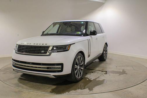 White Pearl 2023 Land Rover Range Rover P400 SE