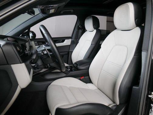 2025 Porsche Cayenne Base