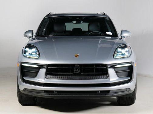 Dolomite Silver Metallic 2026 Porsche Macan Macan Turbo